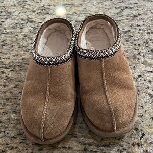 UGG Chestnut Tasman slippers